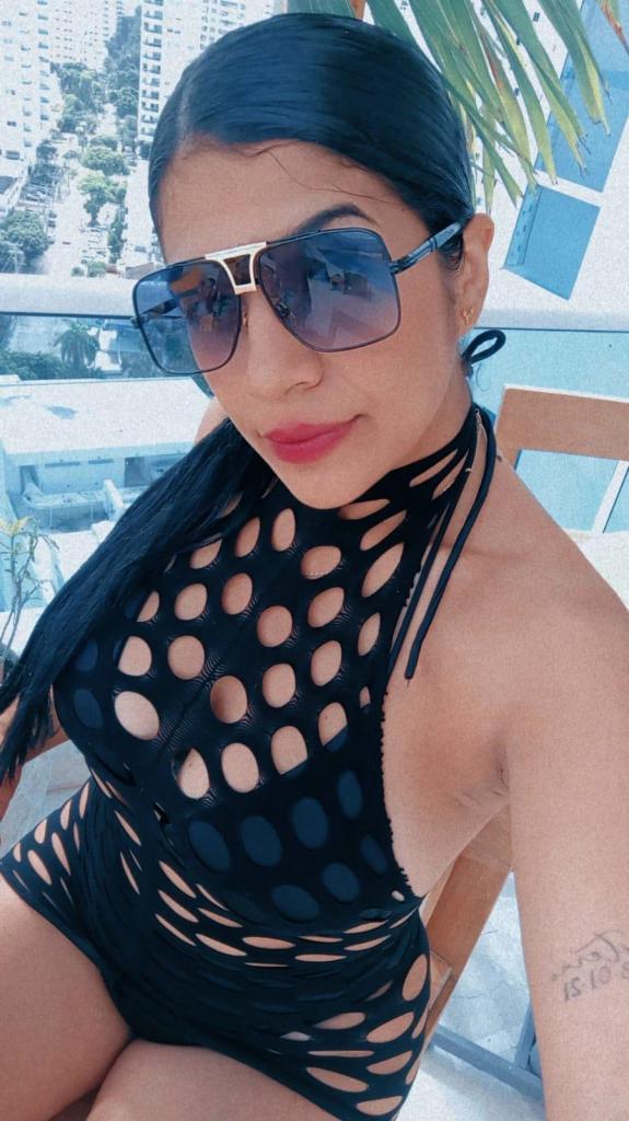 Chica busca chico en Ibiza: Chica busca chico