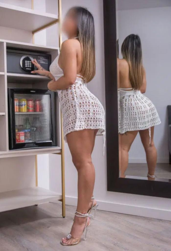 604866947: Chica busca chico en Málaga