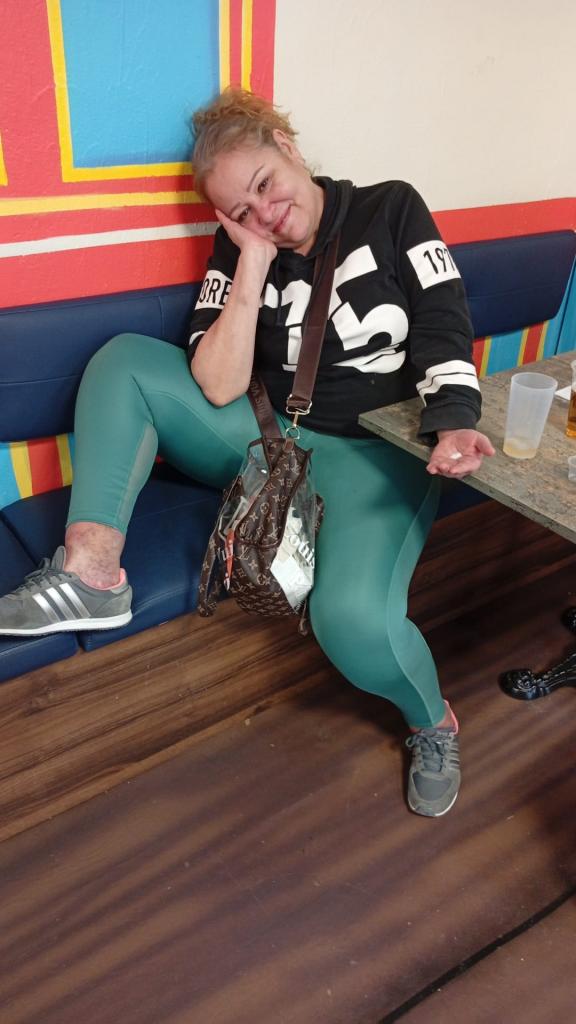 722272164: Chica busca chico en Sevilla