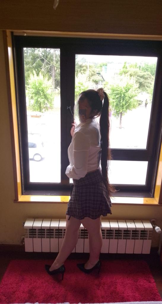 607302903: Chica busca chico en La Coruña