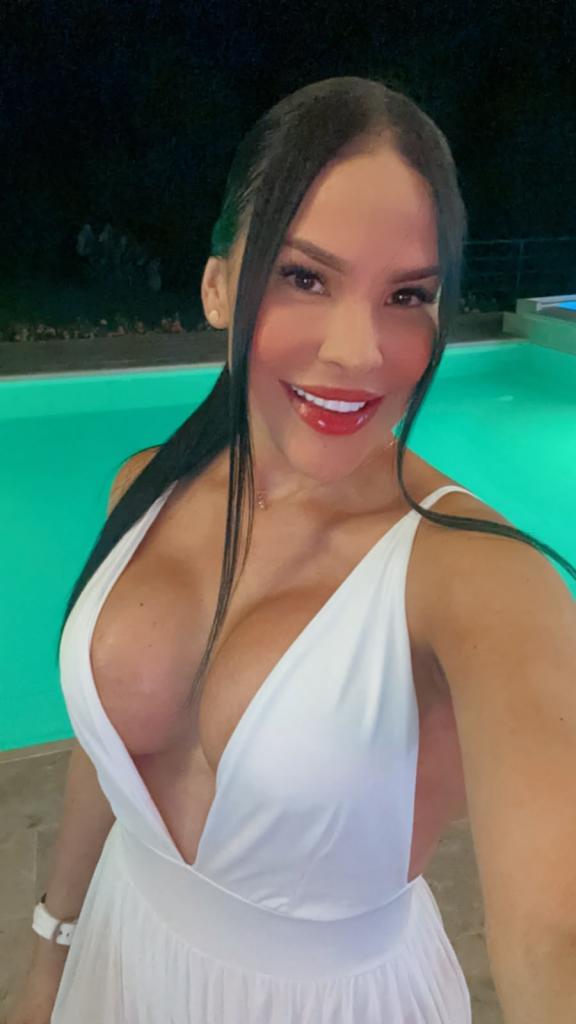 632707301: Chica busca chico en Pontevedra