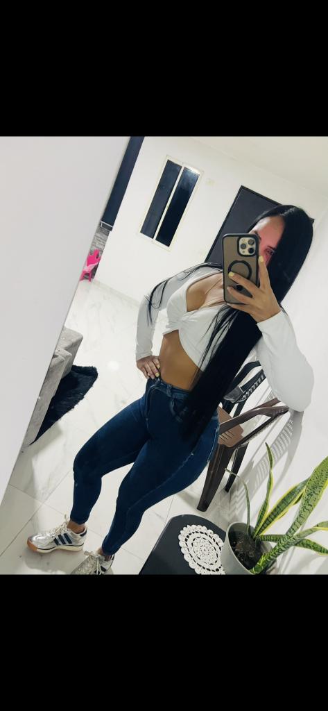 743040246: Chica busca chico en Valencia