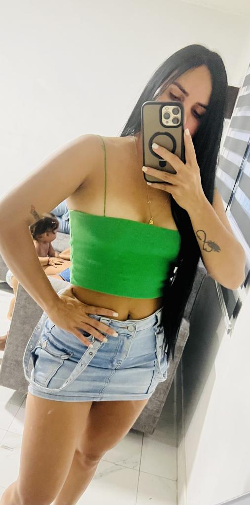 743040246: Chica busca chico en Valencia