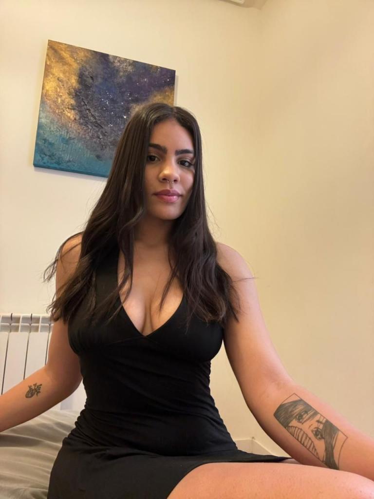 742064229: Chica busca chico en Málaga