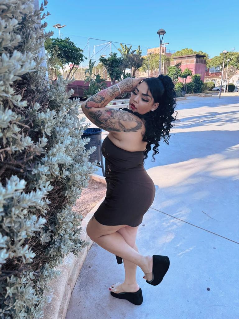 Chica busca chico en Almería: 