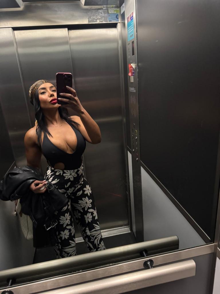 643800943: Chica busca chico en Málaga