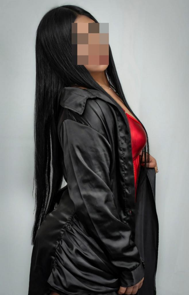 624964651: Chica busca chico en Navarra