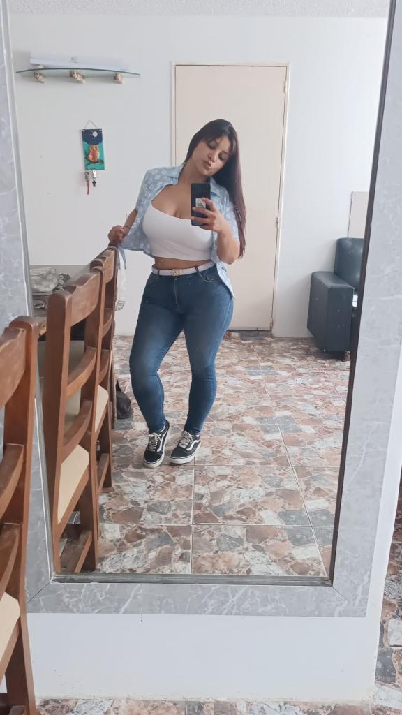 631425696: Chica busca chico en Málaga
