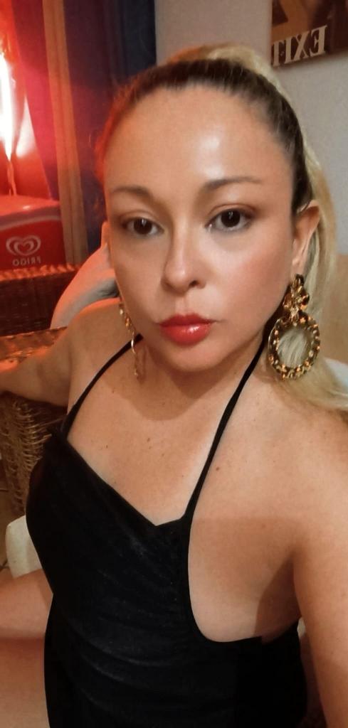 Chica busca chico en Cádiz: Chica busca chico