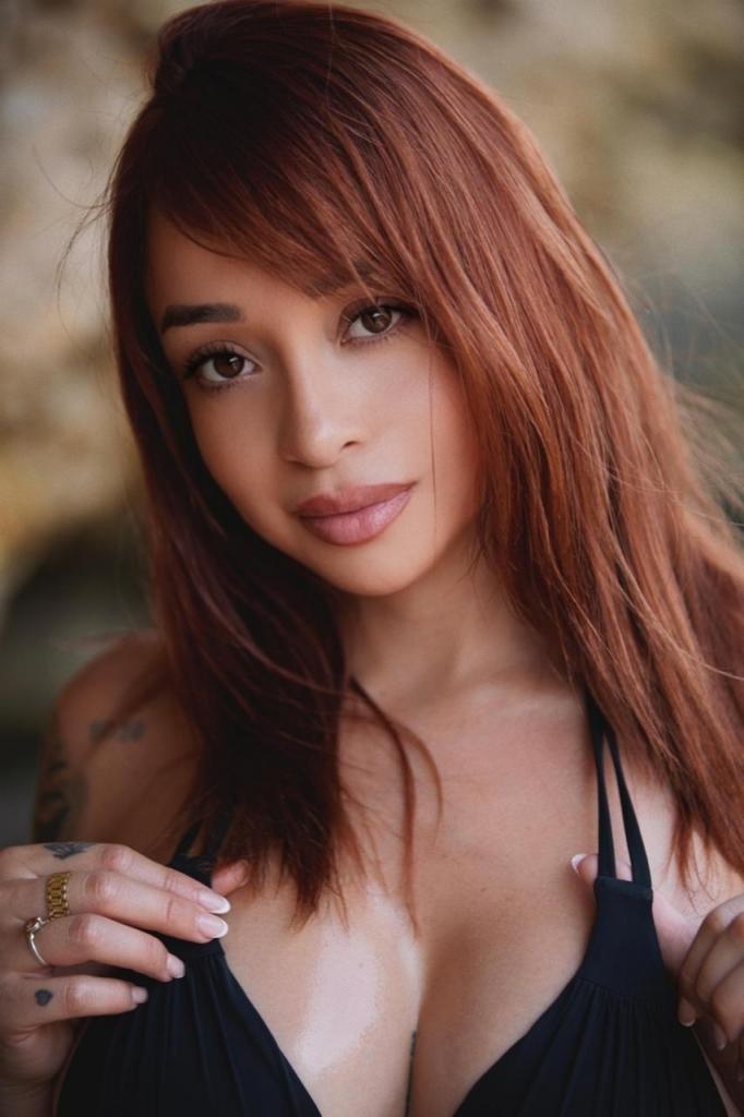 663199385: Chica busca chico en Barcelona
