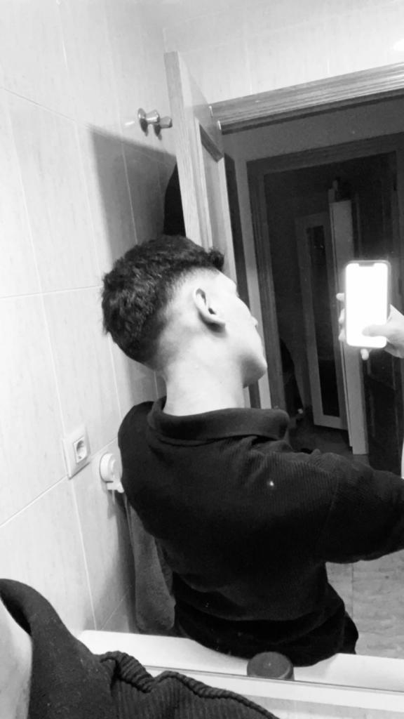 631764053: Chico busca chica en Murcia