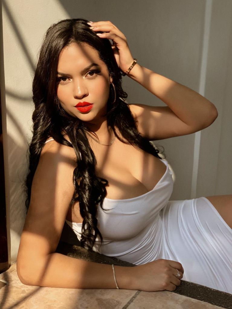 Chica busca chico en Ibiza: 