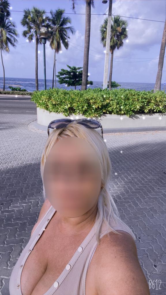 661496047: Chica busca chico en Murcia