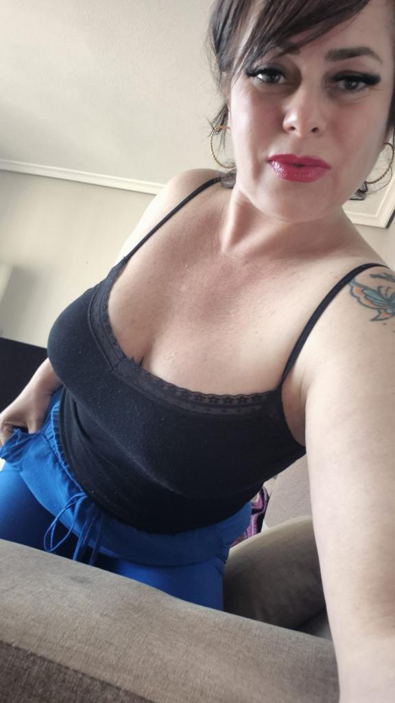604178532: Chica busca chico en Cantabria