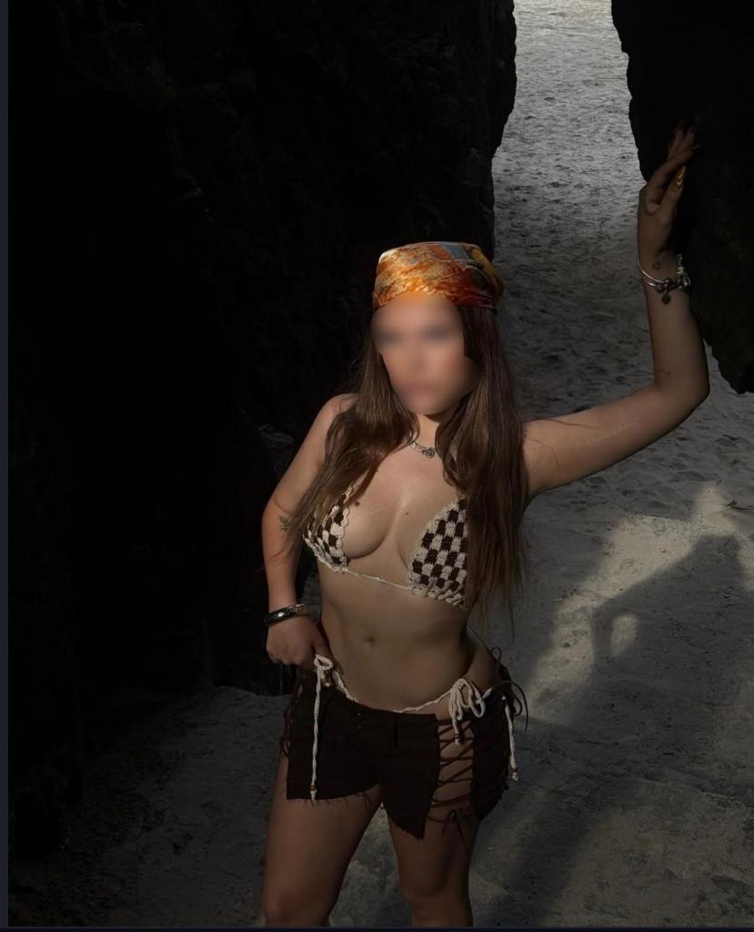 634995145: Chica busca chico en La Coruña