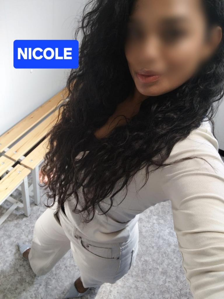 676632623: Chica busca chico en Madrid