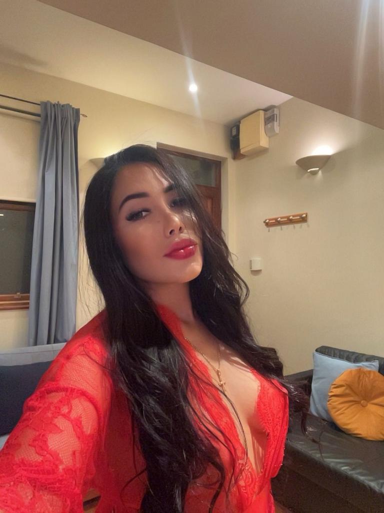 Chica busca chico en Cádiz: 