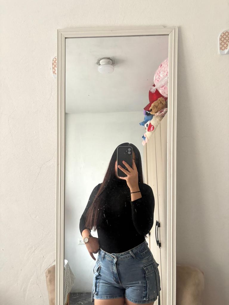 664581335: Chica busca chico en Alicante