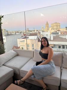 664263908: Chica busca chico en Sevilla