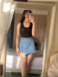 631900738: Chica busca chico en Sevilla