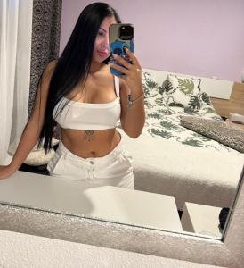 669745865: Chica busca chico en Zaragoza