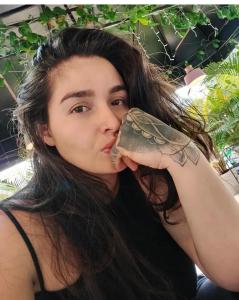 617953894: Chica busca chico en Madrid