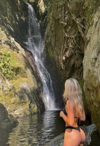 655450217: Chica busca chico en Gerona