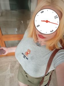 744253885: Chica busca chico en Málaga
