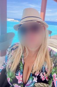 661496047: Chica busca chico en Murcia
