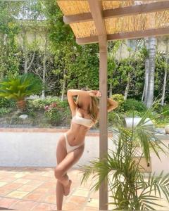 655450217: Chica busca chico en Gerona