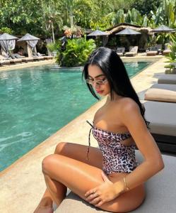 660048511: Chica busca chico en Gerona