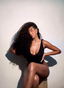 612492319: Chica busca chico en La Coruña