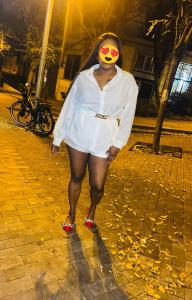 671157698: Chica busca chico en Barcelona