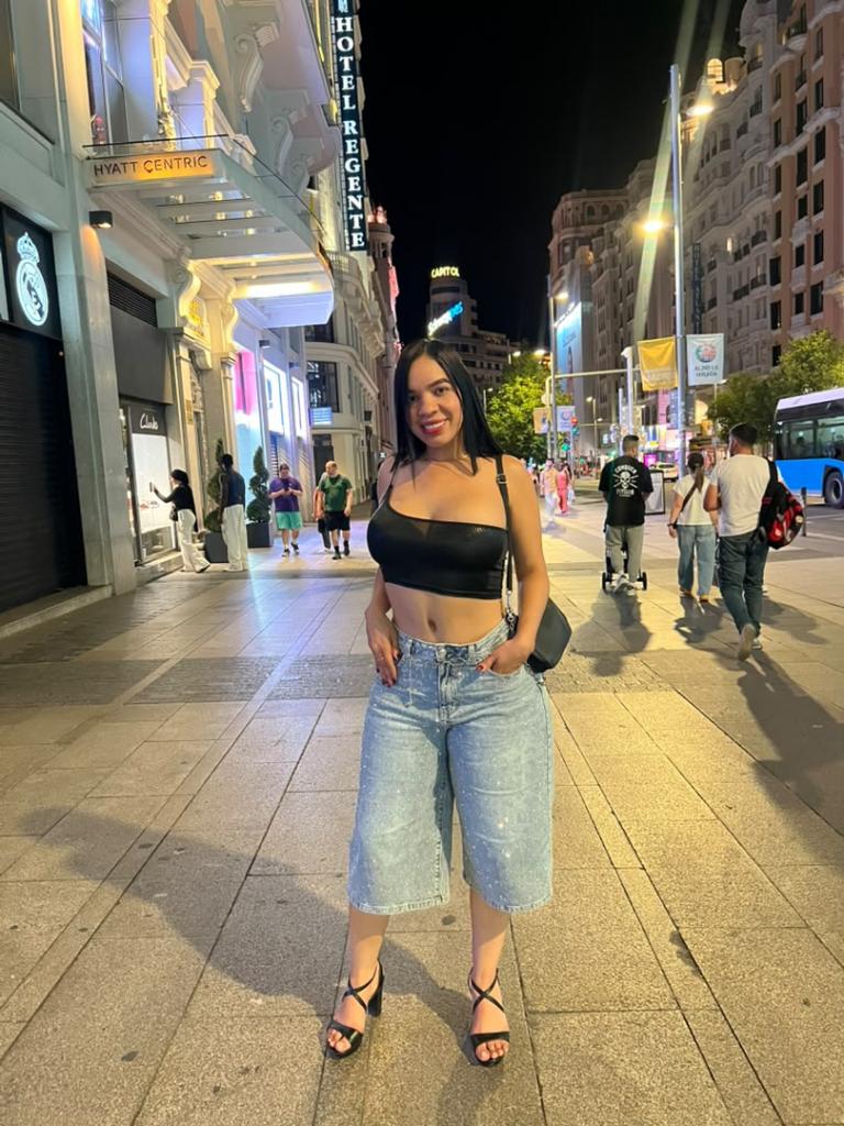 664263908: Chica busca chico en Sevilla