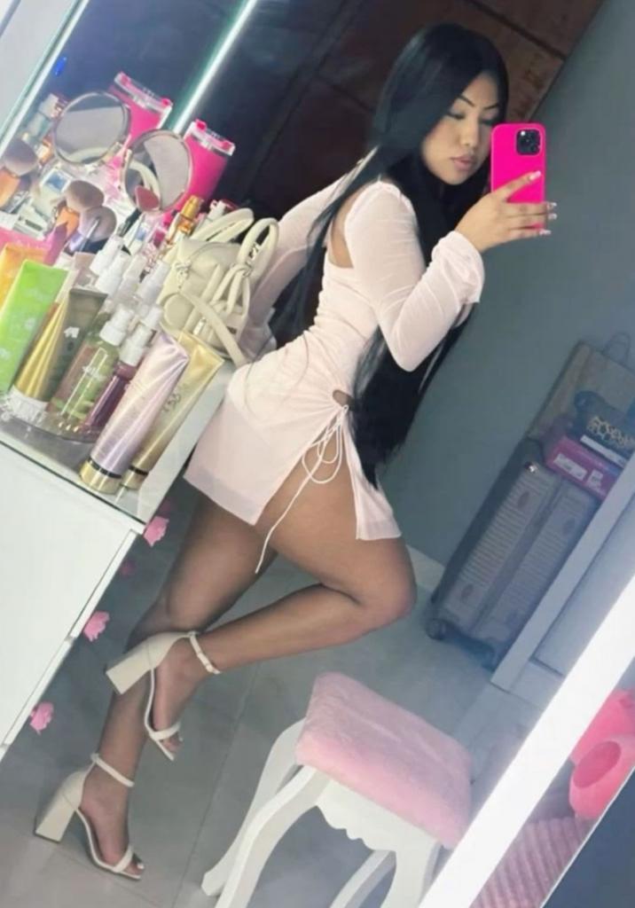 613980864: Chica busca chico en La Coruña