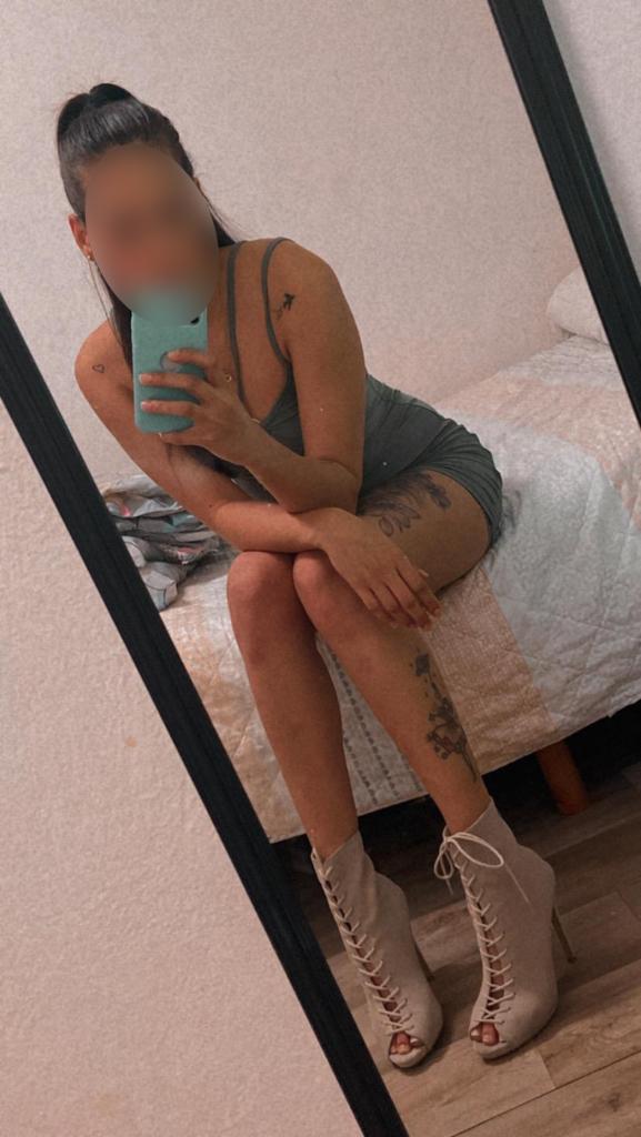 613799459: Chica busca chico en Almería