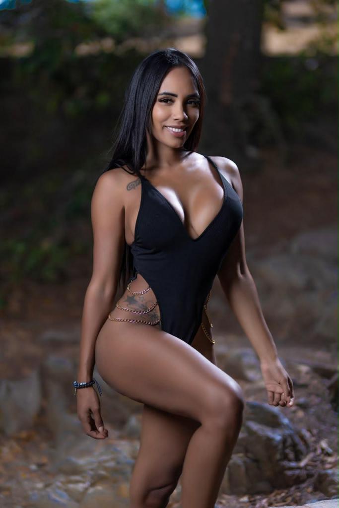 658215433: Chica busca chico en Málaga