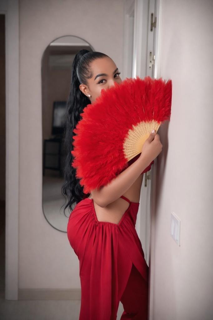 613799459: Chica busca chico en Almería
