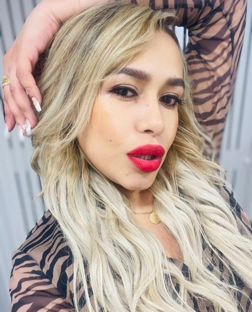 643291683: Chica busca chico en Ibiza