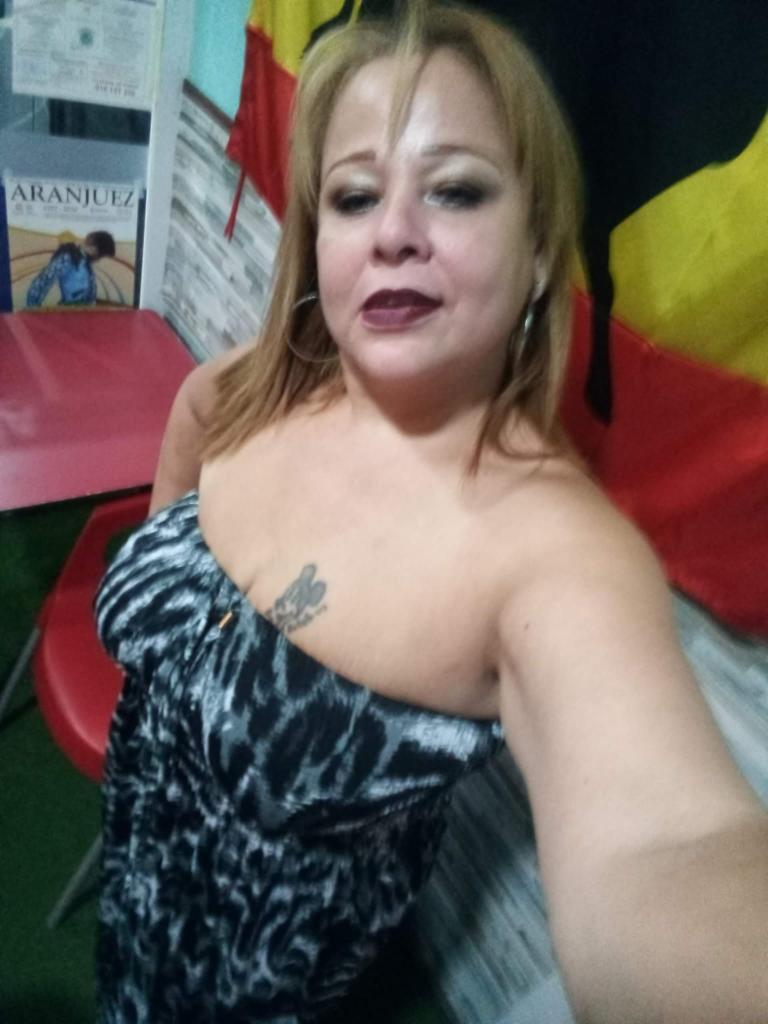 722272164: Chica busca chico en Sevilla