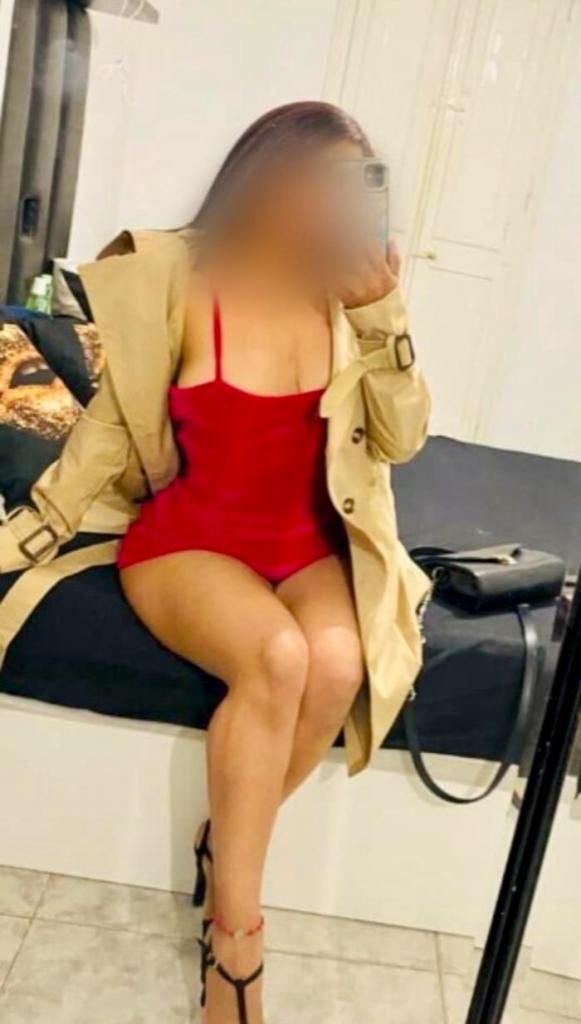Chica busca chico en Granada: Chica busca chico
