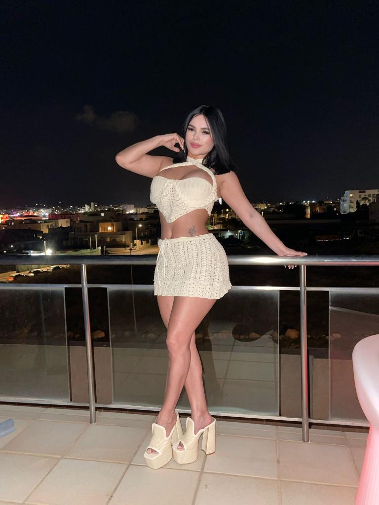 Chica busca chico en Ibiza: 
