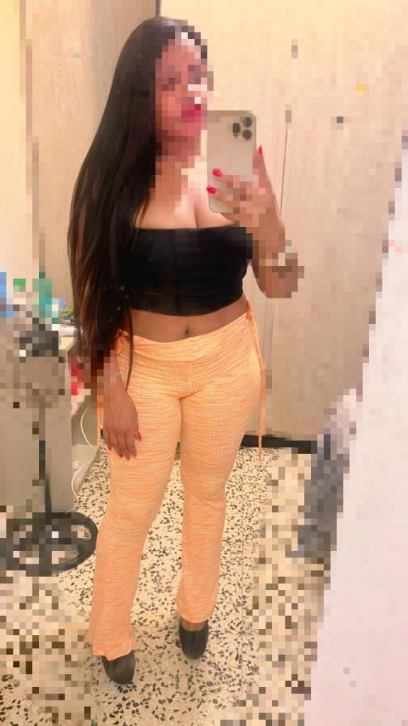 662498590: Chica busca chico en Gerona