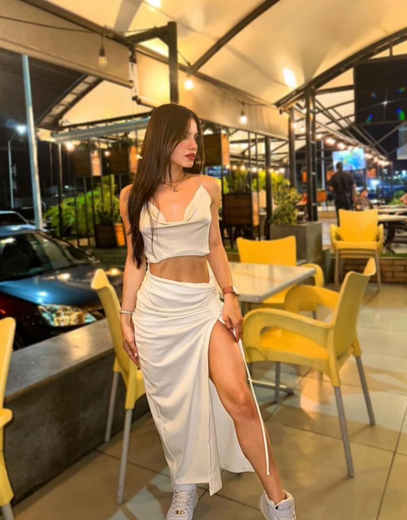 612572872: Chica busca chico en Sevilla