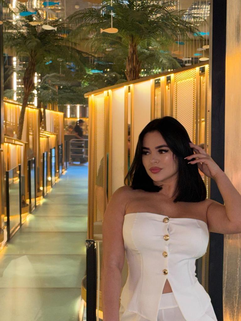 Chica busca chico en Ibiza: 
