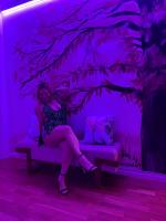 647315397: Chica busca chico en Madrid