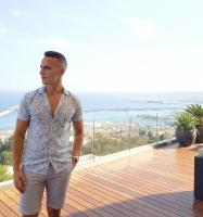 604129634: Chico busca chica en Barcelona