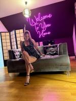 647315397: Chica busca chico en Madrid