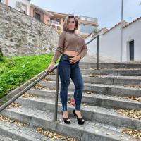 660185797: Chica busca chico en Cantabria