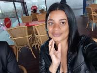 613758855: Chica busca chico en La Coruña